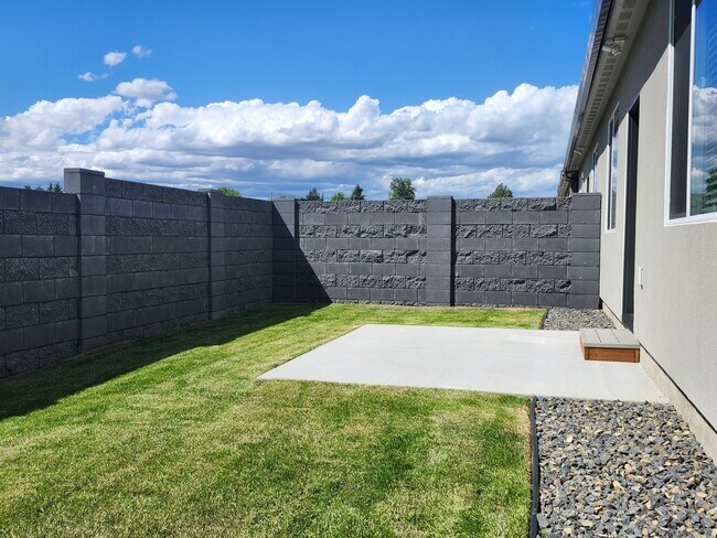 Building Photo - 2112 Lentz Rd