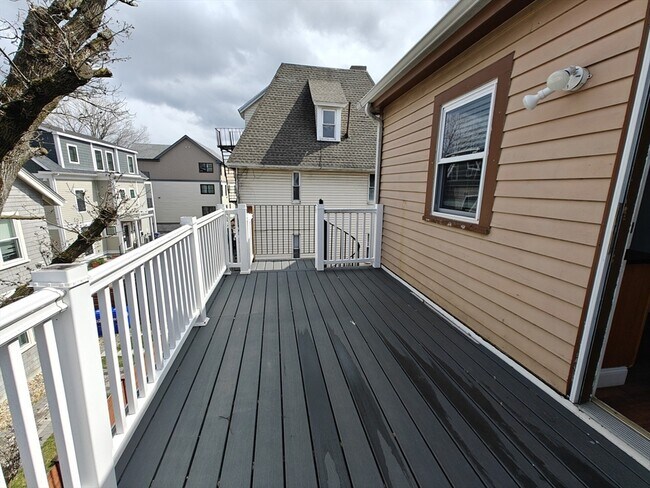 Building Photo - 102 Mt Pleasant Ave