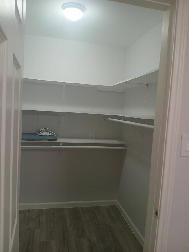 Building Photo - 12500 Sandpiper Dr
