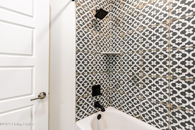 Building Photo - 10506 Meeting St