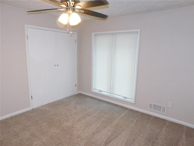 Building Photo - 626 Indian Hills Pkwy NE