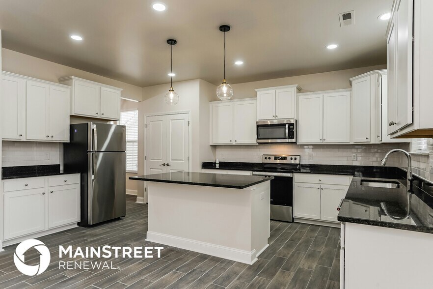 Building Photo - 60 Silent Brk Trl