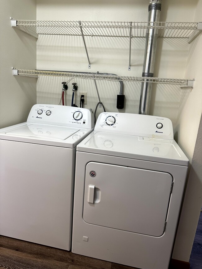 Building Photo - 2 Florentine Ct