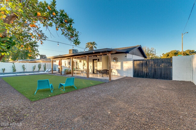 Building Photo - 6929 E 6th St