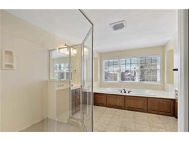 Building Photo - 12424 Princeton Ave