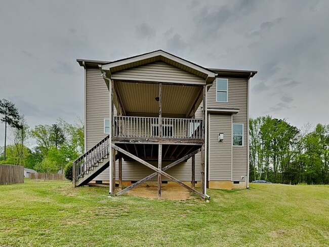 Building Photo - 105 Hilldebrant Dr