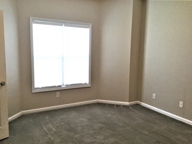 Building Photo - 121 Cameron Way Cir