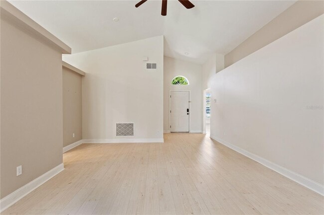 Building Photo - 723 Glenco Dr