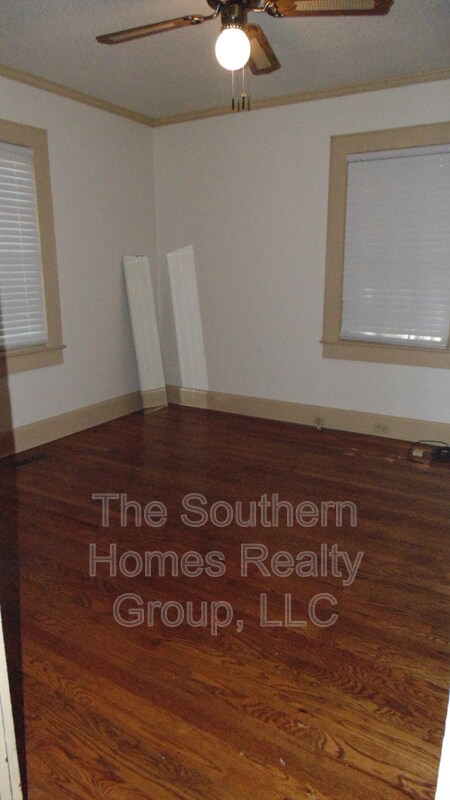 Building Photo - 1102 Dodson St