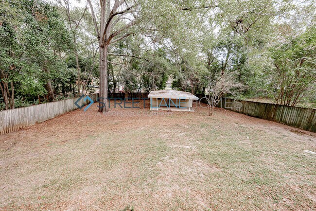 Building Photo - NOW OFFERING $250 OFF FIRST FULL MONTH IF ...