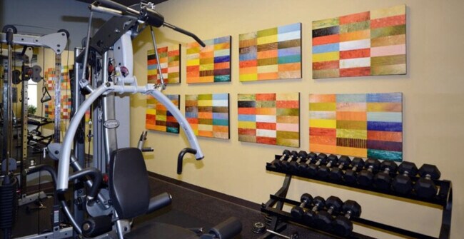 Building Photo - 3920 Sharon Rd