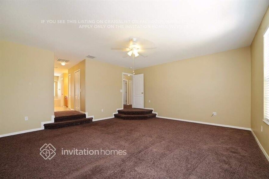 Building Photo - 3840 Stornoway Dr