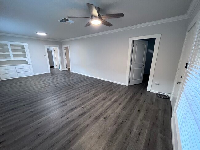 Building Photo - 3135 42nd St