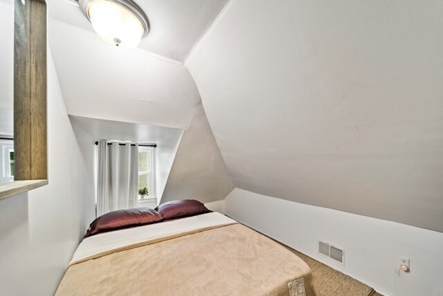 11_Bedroom 1 - 4003 Devine St