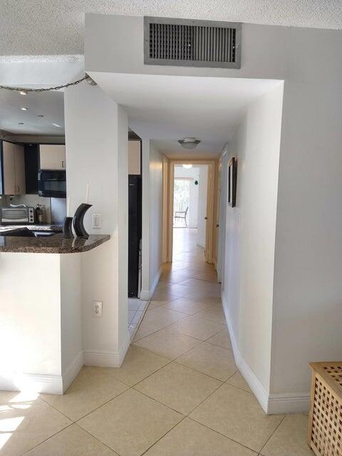 Building Photo - 720 Bayshore Dr