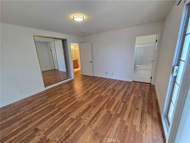 Building Photo - 1054 Harrison Ave