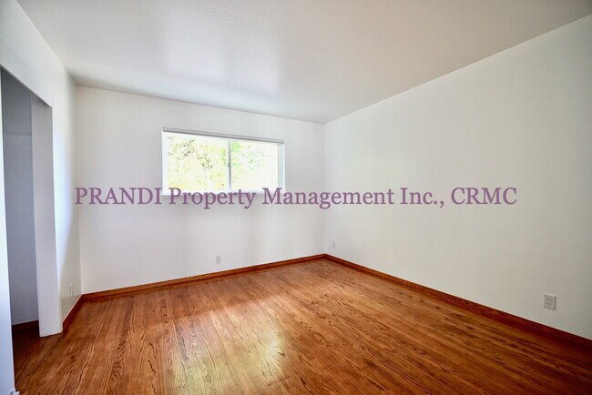 Building Photo - Reduced Rent! Now $3,300 (Was $3,500) Qual...