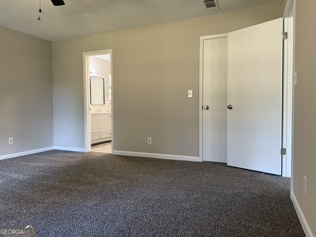 Building Photo - 731 Moon Bridge Rd