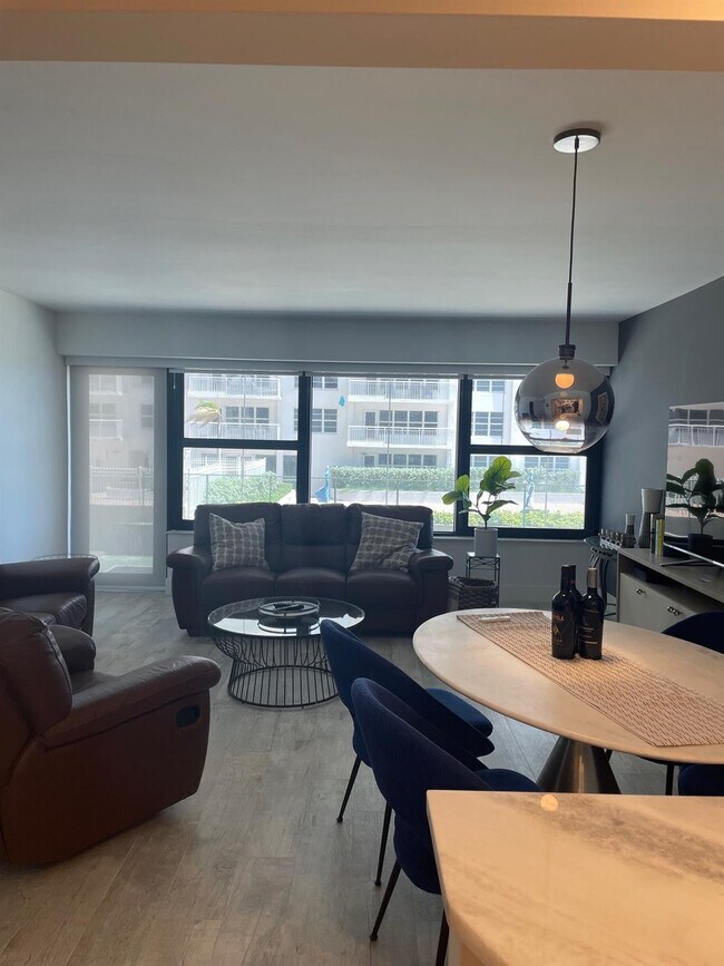 Building Photo - 3800 Galt Ocean Dr