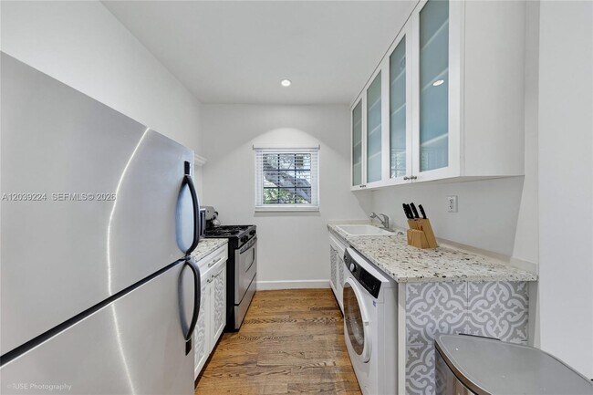 Building Photo - 439 15th St