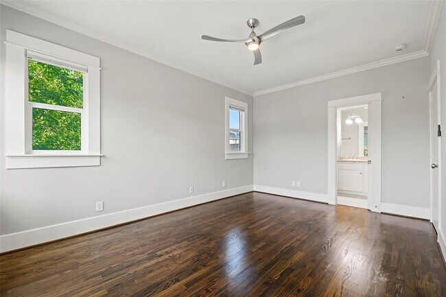 Building Photo - 542 W 26th St
