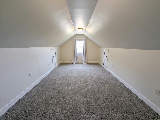 Building Photo - 732 W Andrews Xing