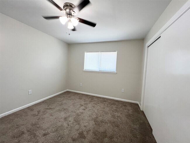 Building Photo - 130 Oyster Creek Dr