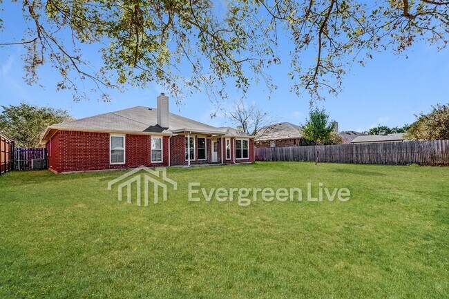 Building Photo - 4643 Yellowleaf Dr