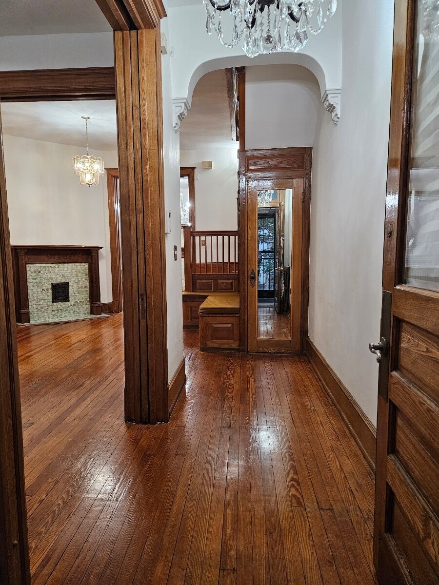 Building Photo - 117 V St NW