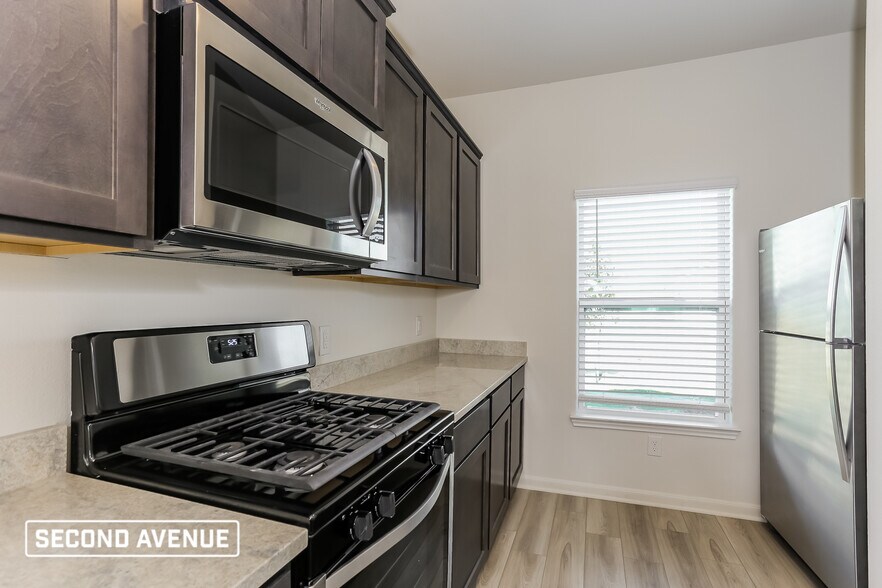 Building Photo - 9617 Teton Vis Dr