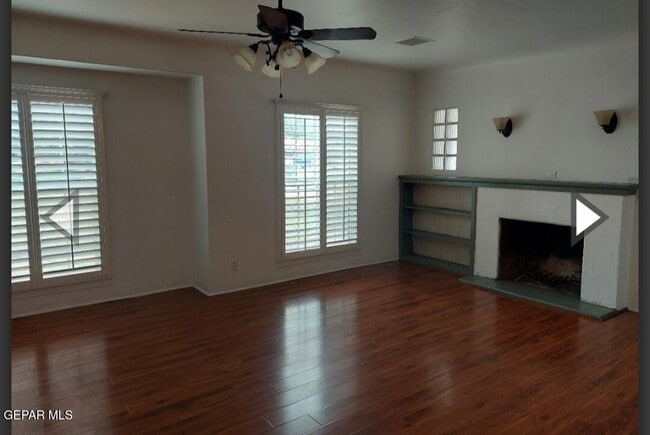 Building Photo - 301 Rose Ln