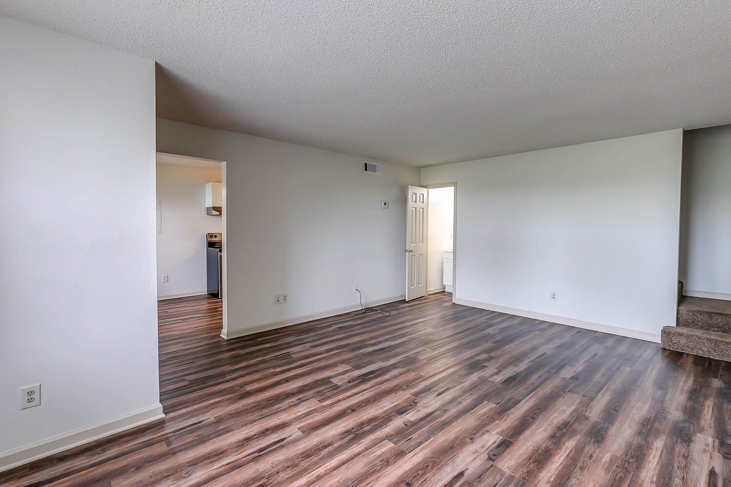 Building Photo - 1301 Neelys Bend Rd