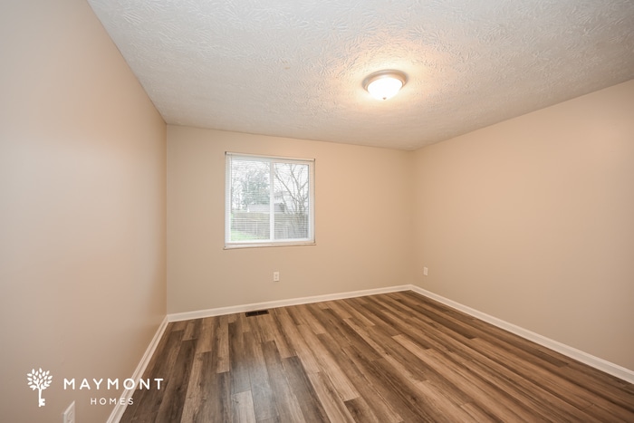 Building Photo - 1663 W Kemper Rd