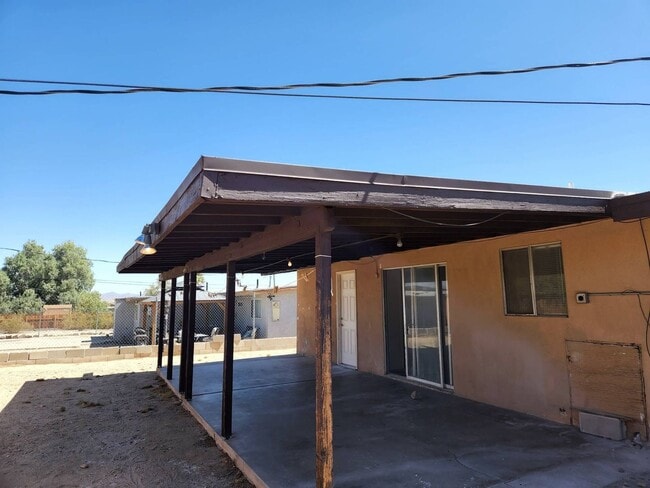 Building Photo - Newly Renovated Home in 29 Palms!