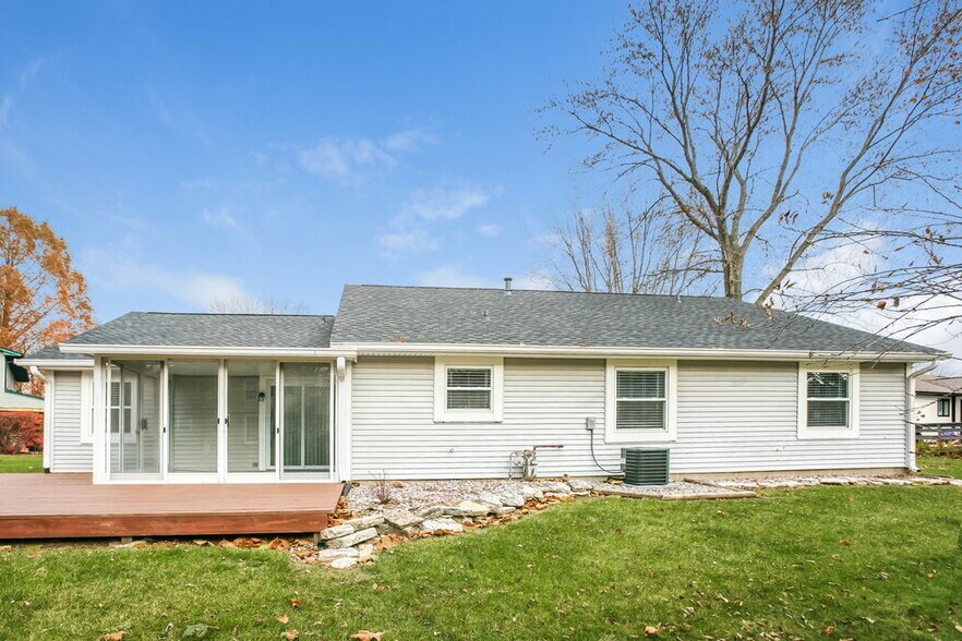 Building Photo - 7809 Hampton Pl