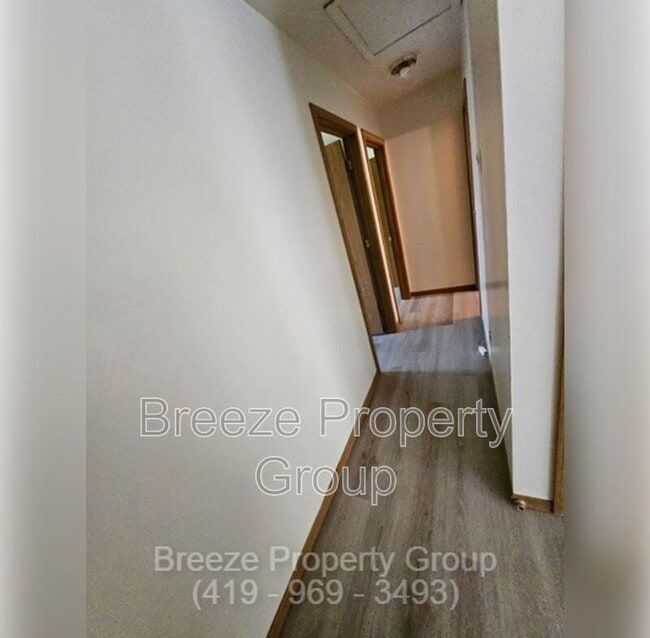 Building Photo - 464 Chicago Ave