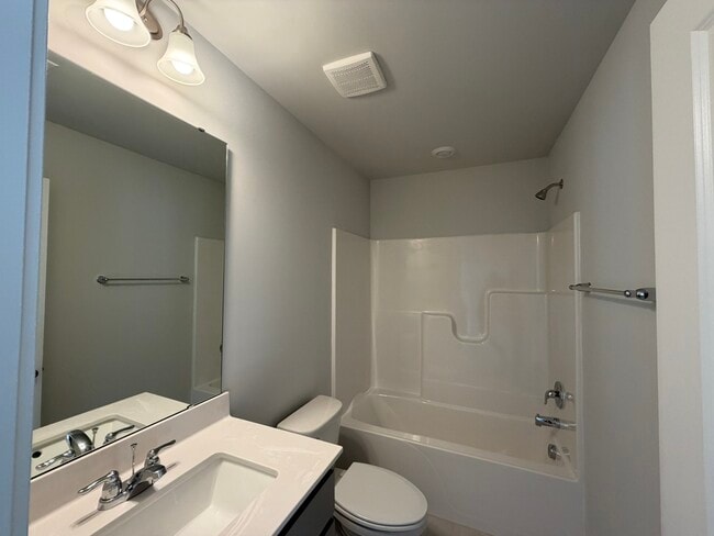 Building Photo - 304