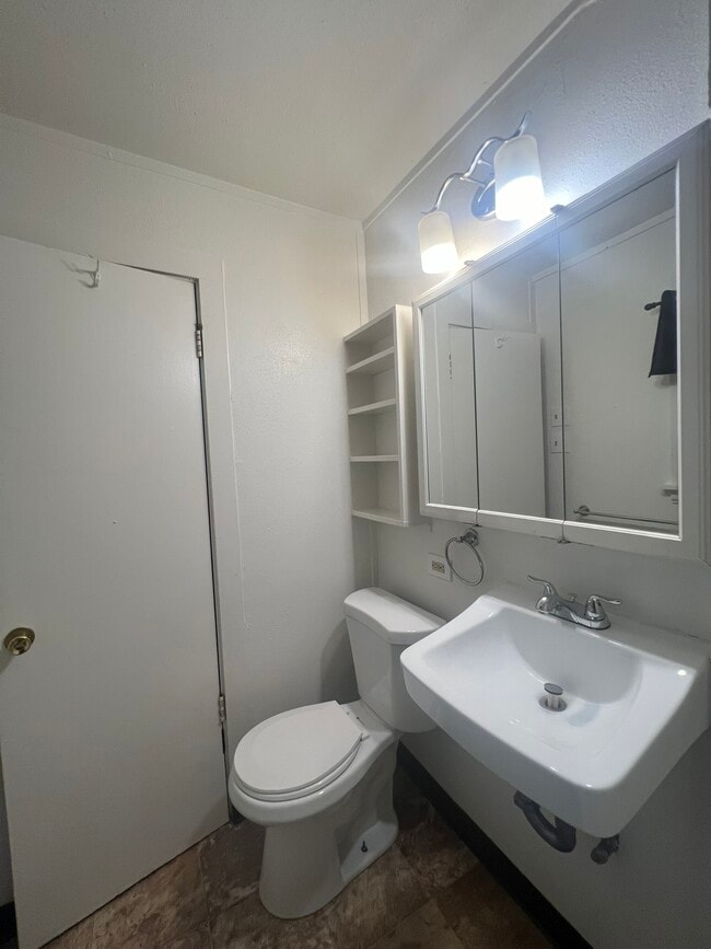 Building Photo - 3780 Stewart Way