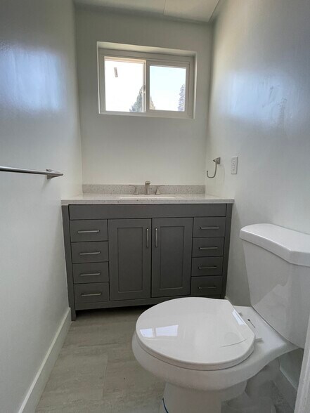 Building Photo - 4237 W 170th St