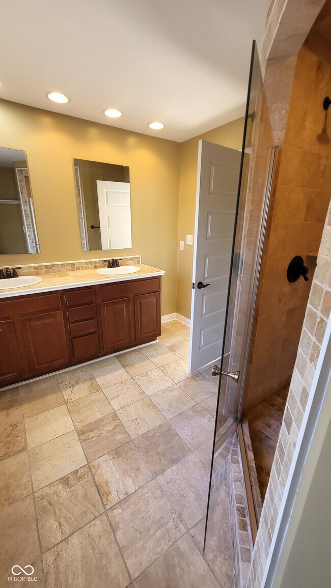 Building Photo - 1924 N Talbott St