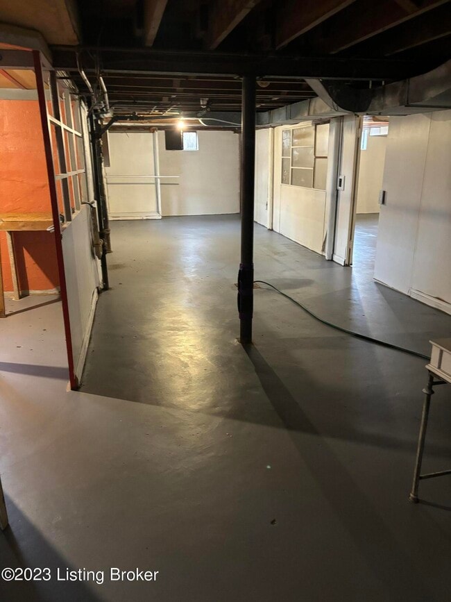 Building Photo - 215 Heady Ave