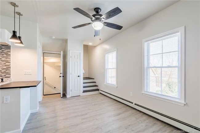 Building Photo - 31 Willetts Ave