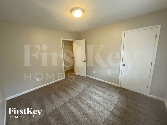 Building Photo - 3393 Hollow Tree Dr