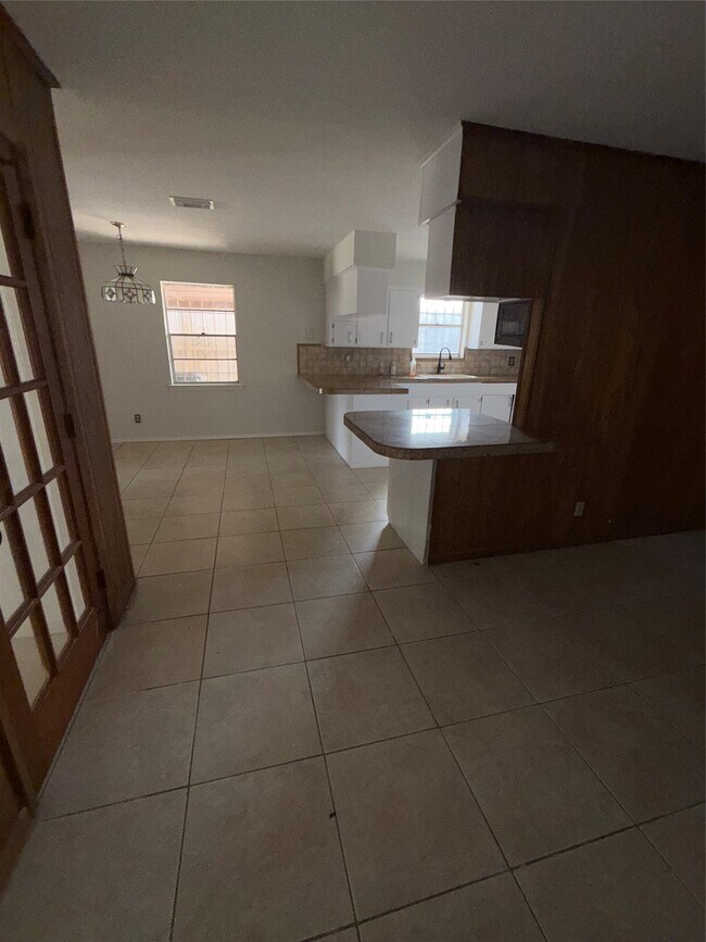 Building Photo - 1803 Tidwell Ln