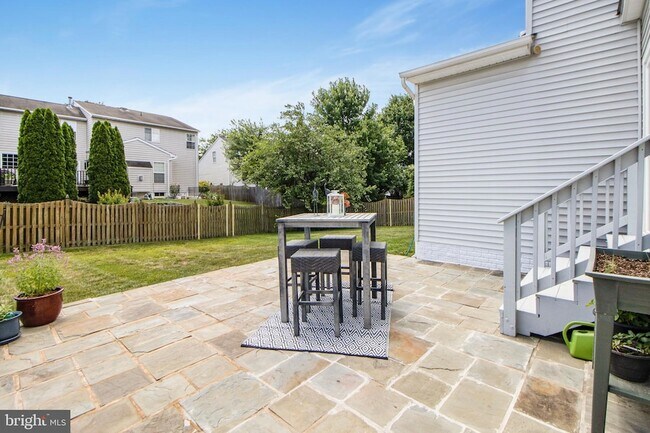 Building Photo - 115 Richard Dr SE