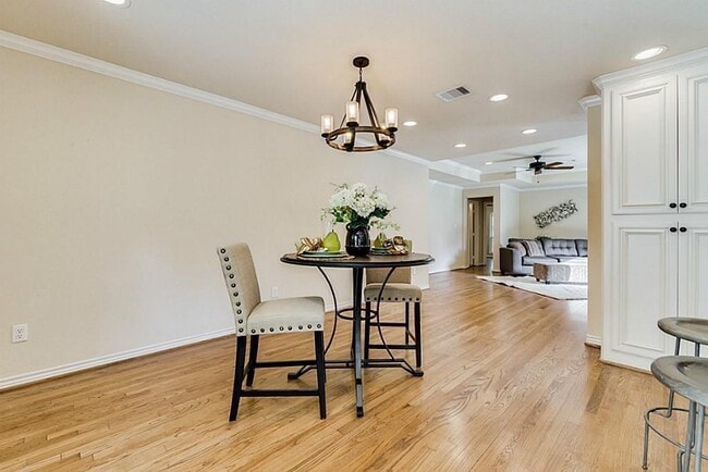 Building Photo - 4734 Benning Dr