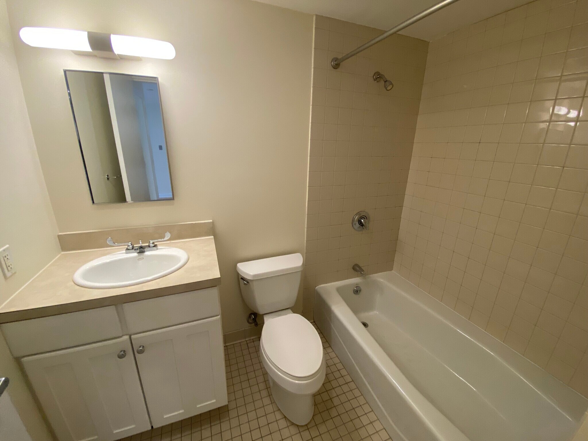 Building Photo - 32 Boylston St