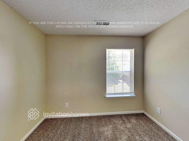 Building Photo - 9808 Aviary Hill Way