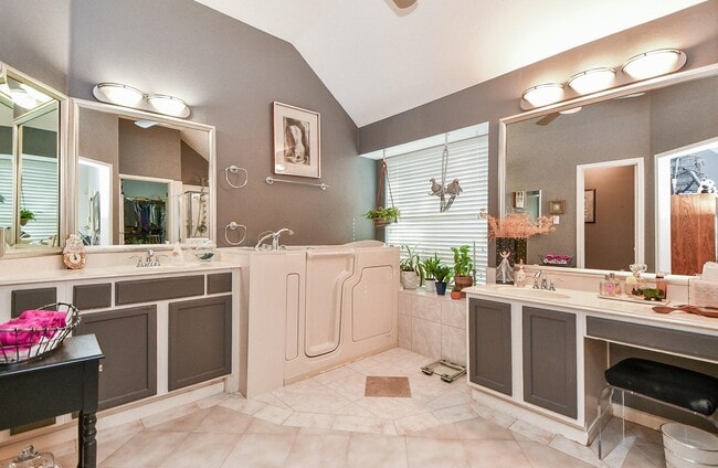 Building Photo - 1211 Magnolia Woods Ct