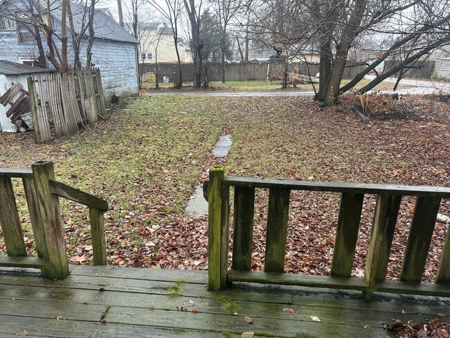 Building Photo - 3 Bedroom House